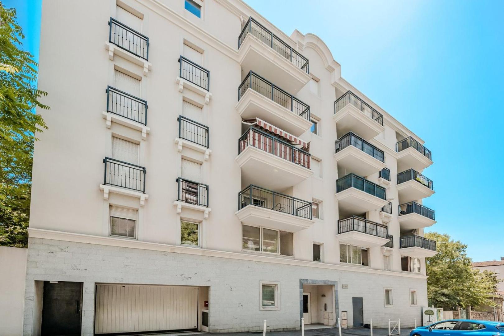 Le Neroli T2 Dernier Etage Avec Terrasse Et Garage Apartment ตูลง ภายนอก รูปภาพ